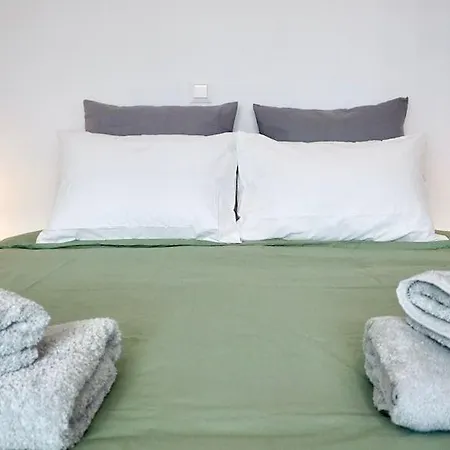Warm & Cozy Studio In Athens-3