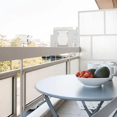 Central Apartment Near Metro Station-2