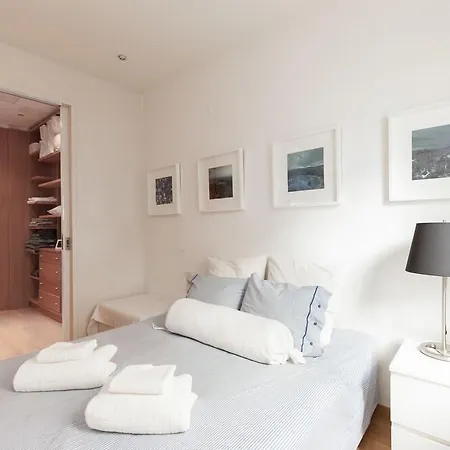 Lux Apt W/ Acropolis View-3