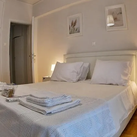Top Koukaki Location 2 Bedrooms-2