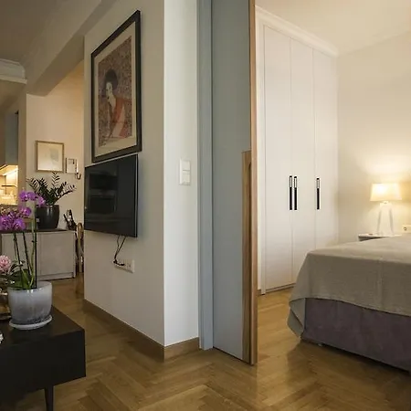 Elegant Apartment Under Acropolis-3