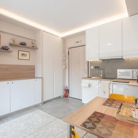 ✰Bright, Renovated, Spacious And Cosy Studio✰-3