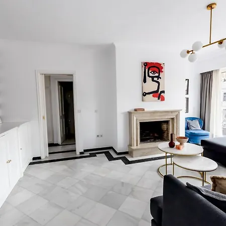Deco Marble Apt With Acropolis View-2