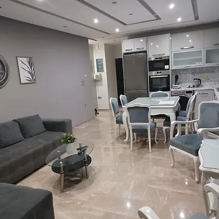 Renovated Apartment Near The Sea-3