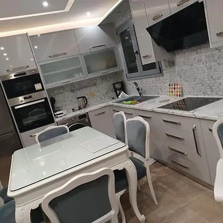 Renovated Apartment Near The Sea-2