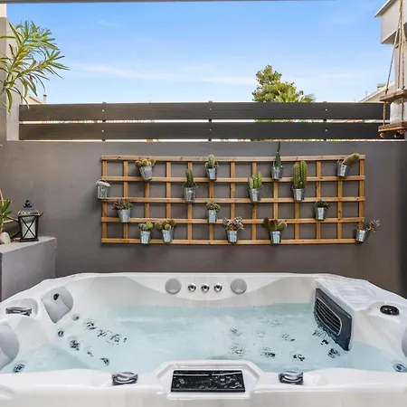 Luxe House In Glyfada With Spa Near Metro Station C8-2