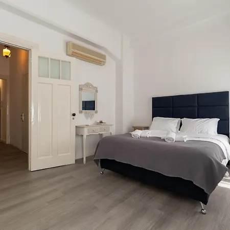 Apollonas Luxurious Apartments-3