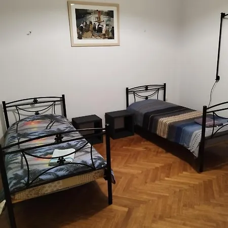 Pilika 4 Room With Shared Bath-2