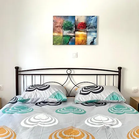 3-Bedroom Elegant Apartment In The City Center-3