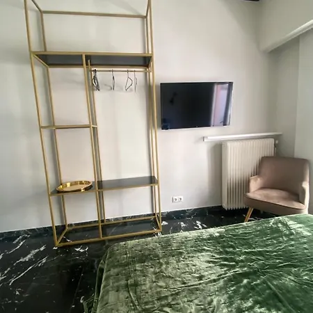 5 Rooms Athens-3