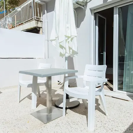 Silver Hotel Athens Double Room With Balcony-3
