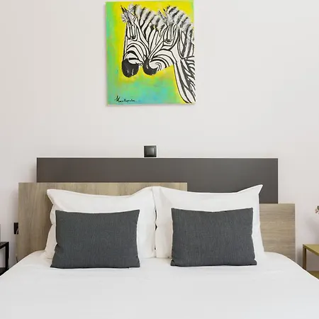 Luxury Apartment In Glyfada-3