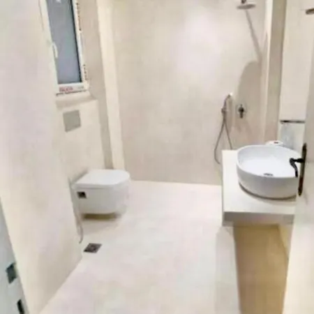Economy Shared Apartment E In Central Athens-2