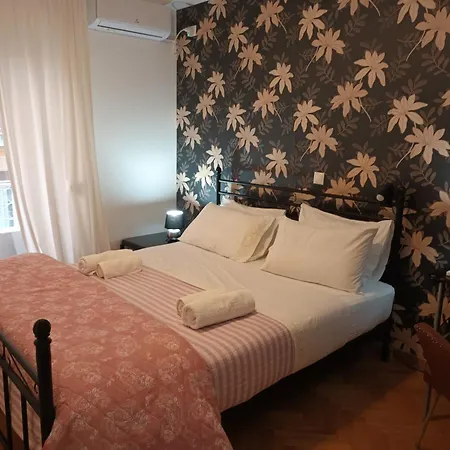 Stunning Apartment In The Heart Of Athens-3