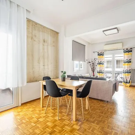 Apartment In The Middle Of Everything-2