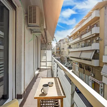 Apartment In The Middle Of Everything-3