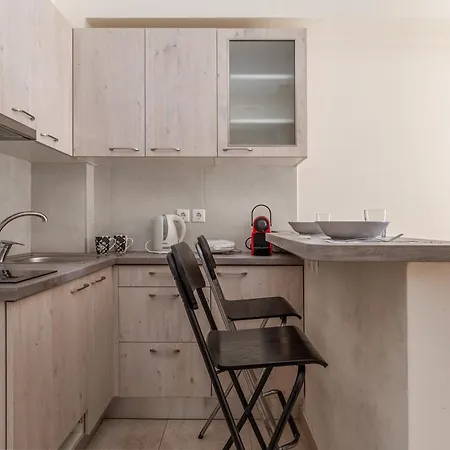 Elvita Apartments 3-3
