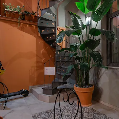 Vagabond Guesthouse-3