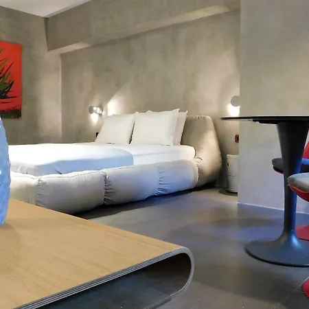 101 Adrianou Apartments-2