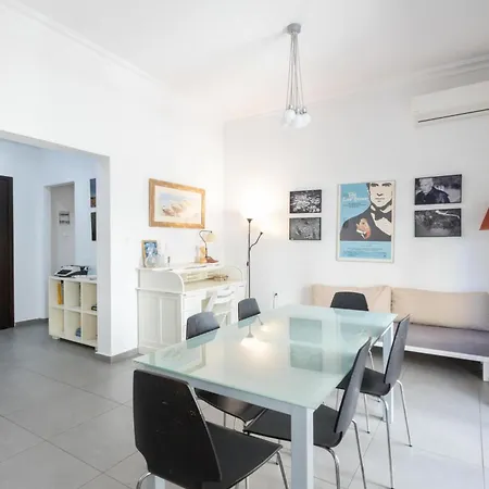 Renovated 4 Bdr House Near Acropolis - New Beds, Terrace & Green Yard-3