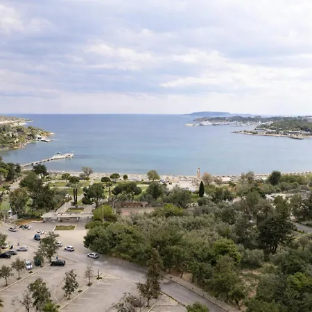 Tropicana Beachside Stay In Vouliagmeni-2