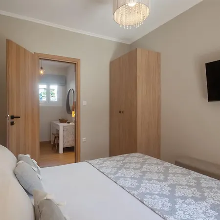 Lilly Apartments-2
