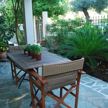 Affordable Luxury Garden Apartment-3