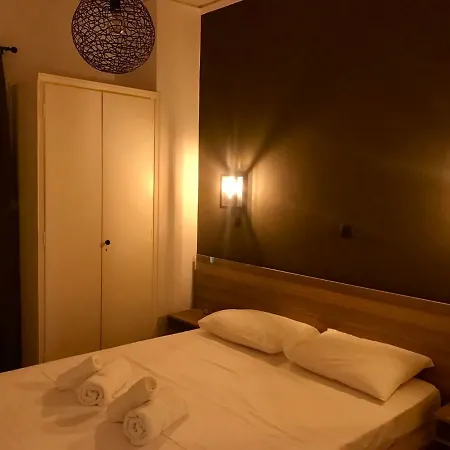 Renovated Minimal Apartment Next To Metro-2