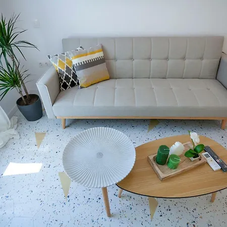 Njoy Apartment Perfectly Renovated-3