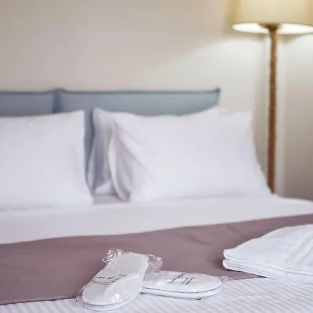 Oliver Suites-3
