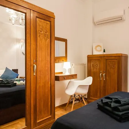 Classy And Stylish Practical Simple Apartment At Acropolis Museum Metro Station-3