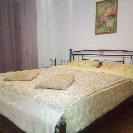 New Studio Next To Metro For 2 People-2