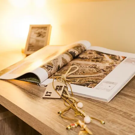 Private Central View Rooms In Shared Apartment Near To Acropolis Metro Station-3