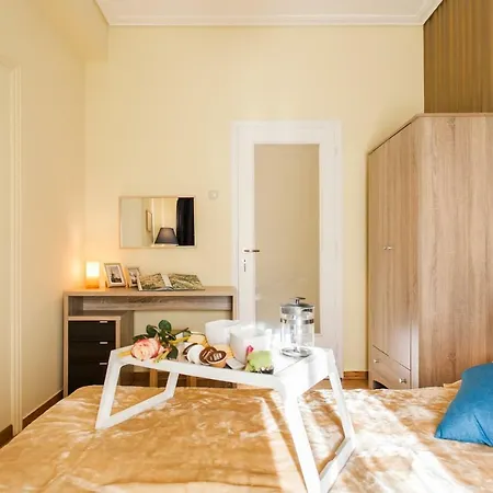 Private Central View Rooms In Shared Apartment Near To Acropolis Metro Station-2