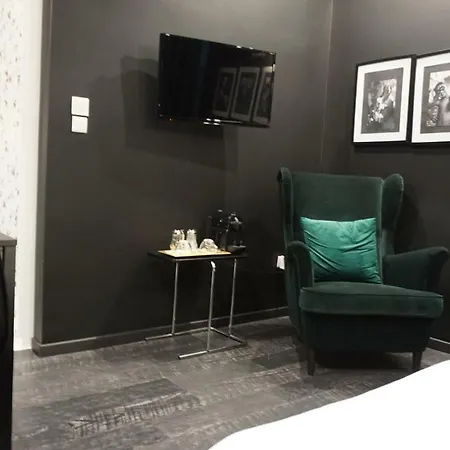 Exclusive Design Studio With Yard-2