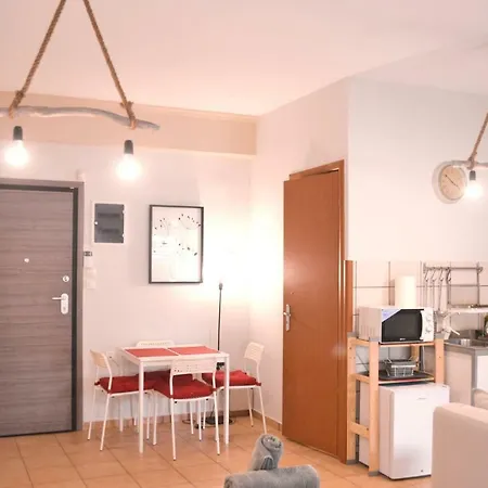 Athens Modern Minimalistic Sunny Studio With Balcony-3