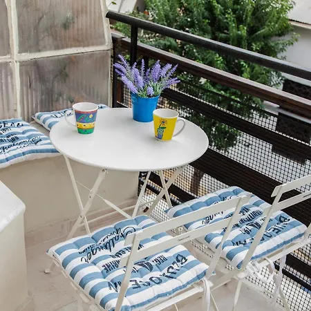 Restfull Fully Renovated Apt In Thisio-3