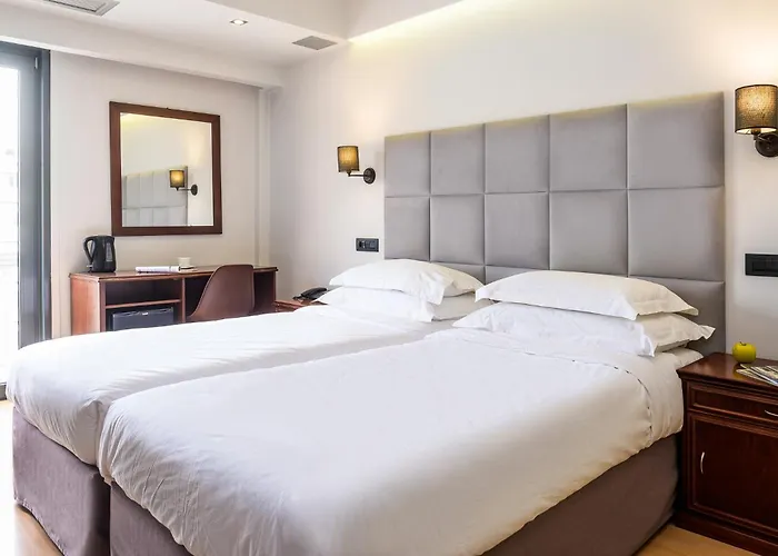 Hotéis perto de Monte Licabeto