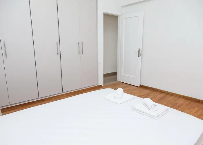 Luxury Apt In Central Athens!