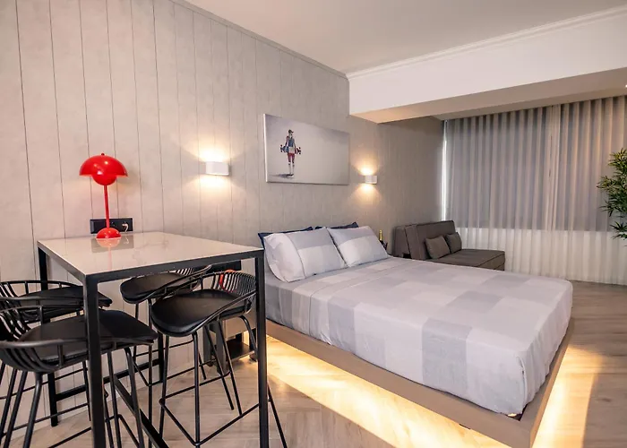 Triple A @ Trendy Psiri - Art & Nightlife Aparthotel Atenas