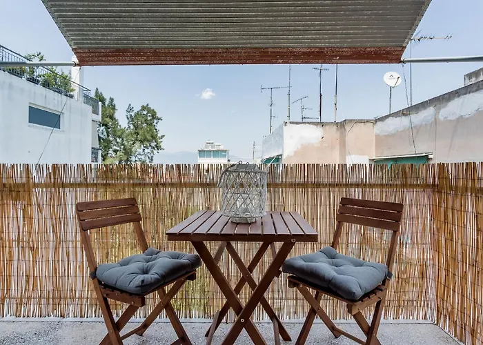Romantic Love-Nest Studio Near Acropolis & Metro Atenas