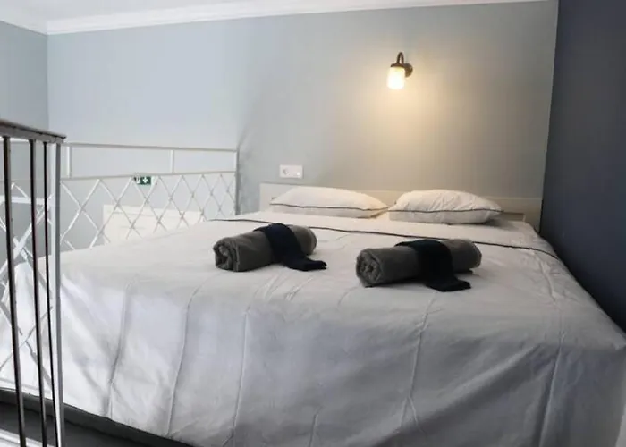 Troon Of Athens Apartments