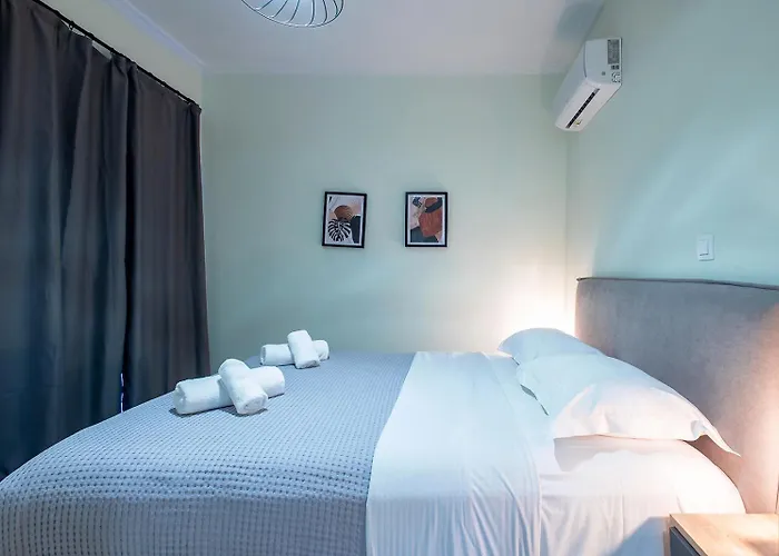 Aris123 By Smart Cozy Suites - Apartments In The Heart Of Athens - 5 Minutes From Metro - Available 24Hr