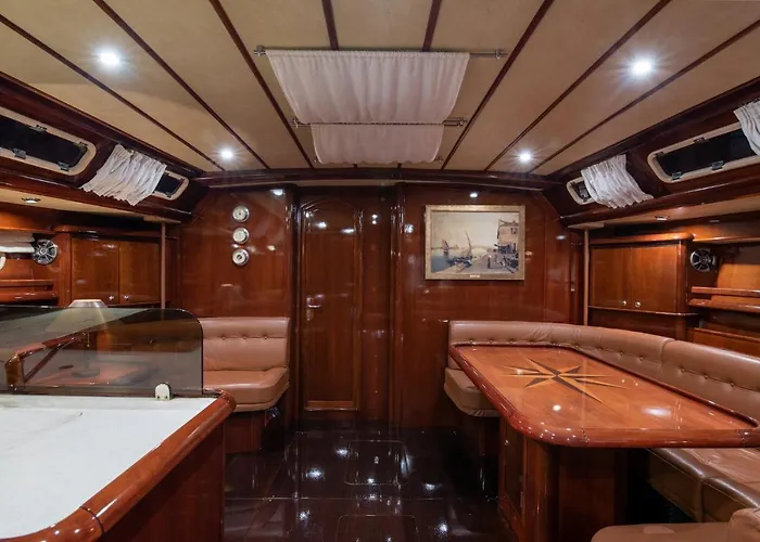 Hotel Boat Aiolis In The Athenian Riviera! acceptant les animaux